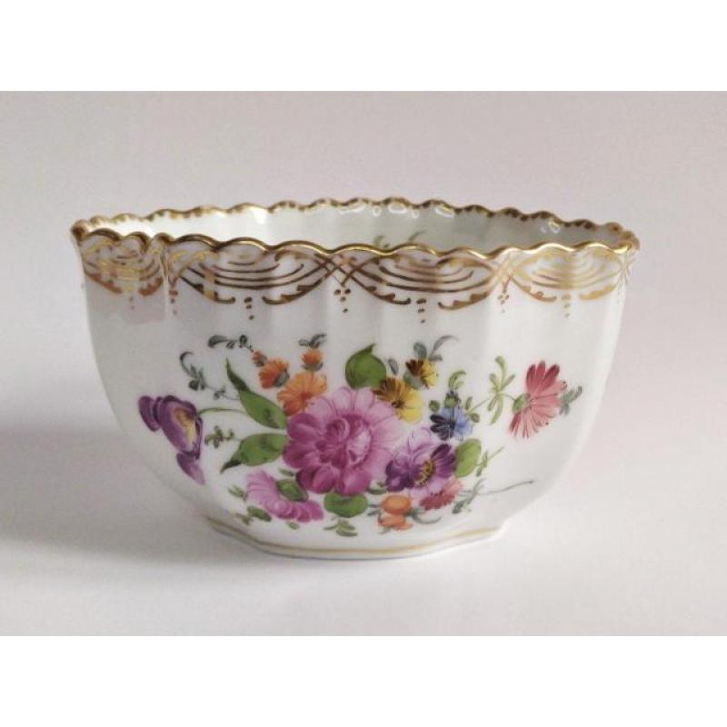 Coupe Festonnée Porcelaine De Dresde