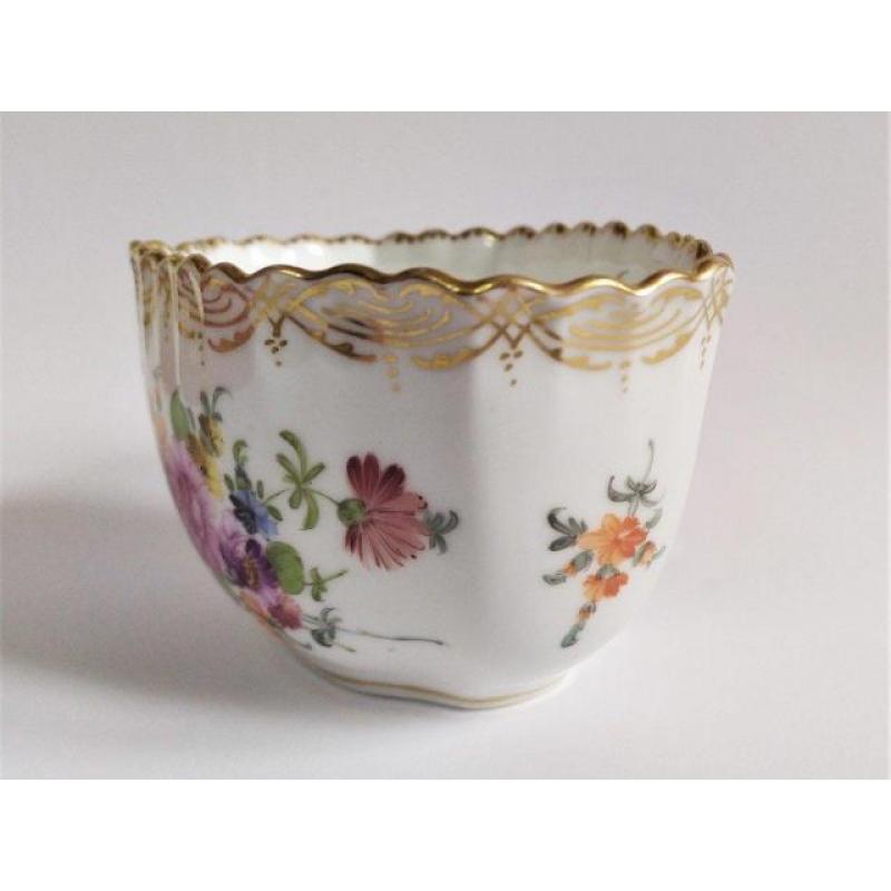 Coupe Festonnée Porcelaine De Dresde