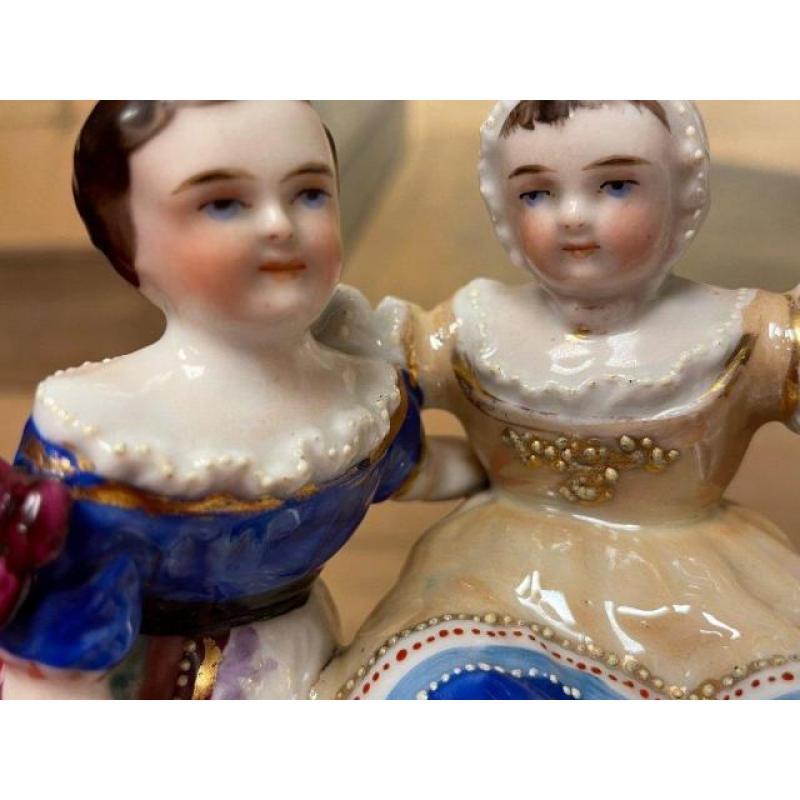 Jolies Figurines En Porcelaine