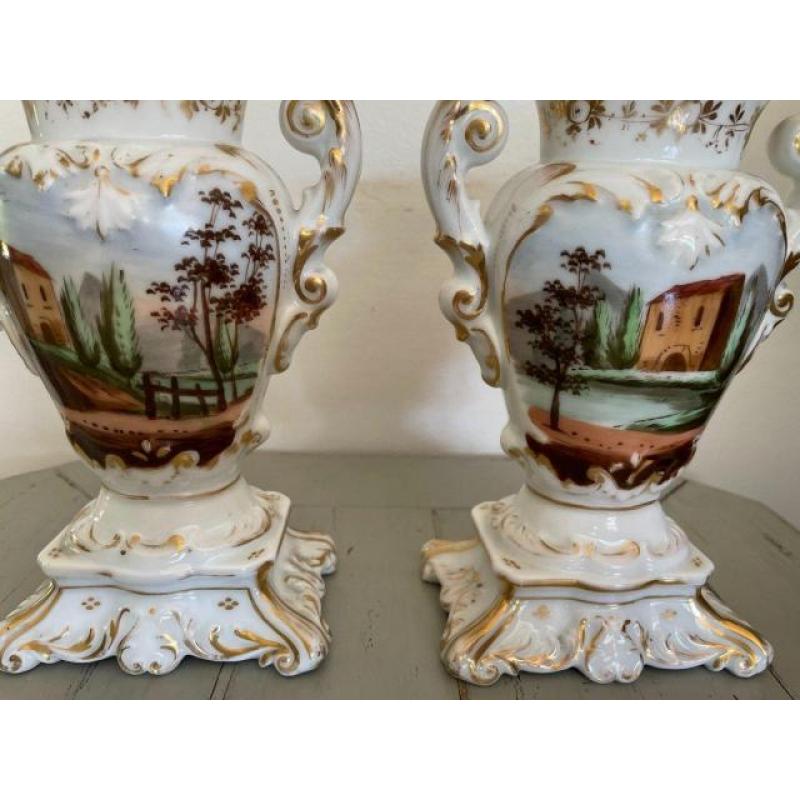 Paire De Vases En Porcelaine De Paris