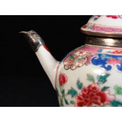 Théière En Porcelaine De La Famille Rose Chine