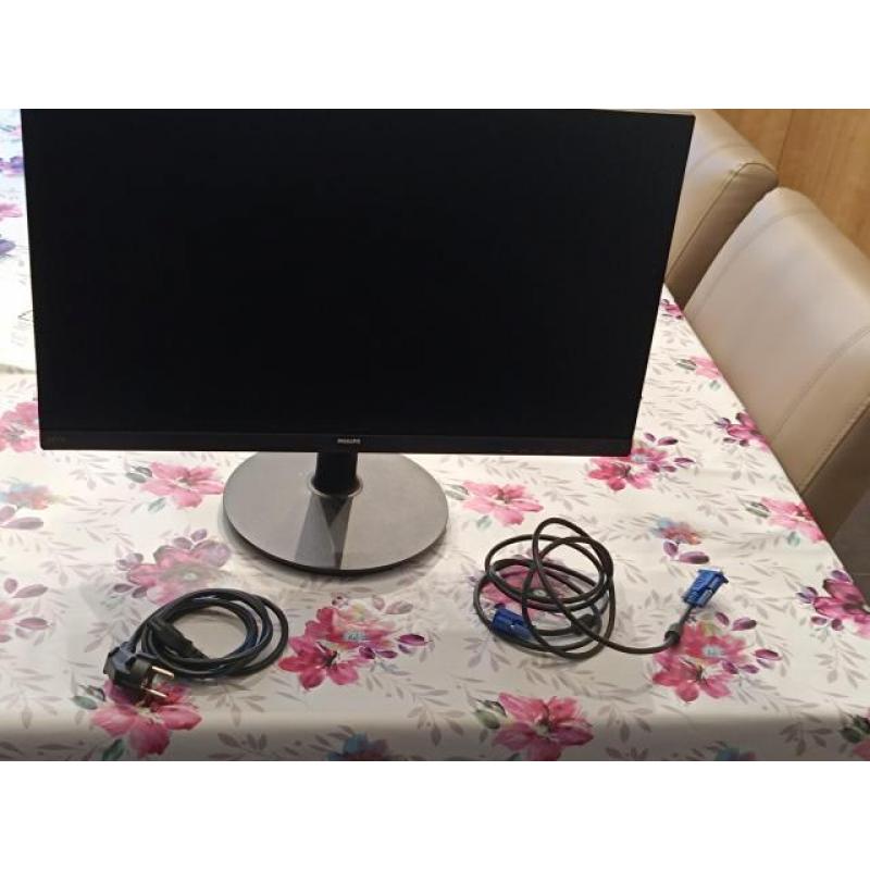 MONITEUR PHILIPS 24"