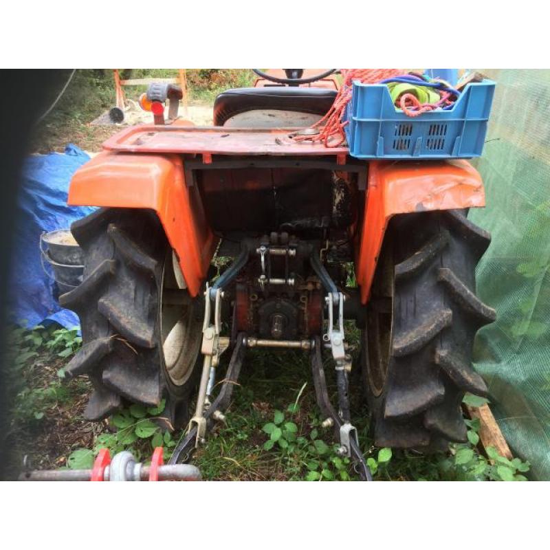 Tracteur kubota ZB1600 + broyeur mistral 93c + bac benne